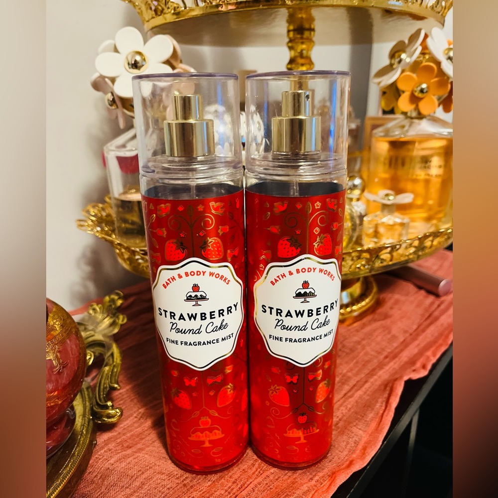 2 Almost full strawberry pound cake body sprays 🍓🍰